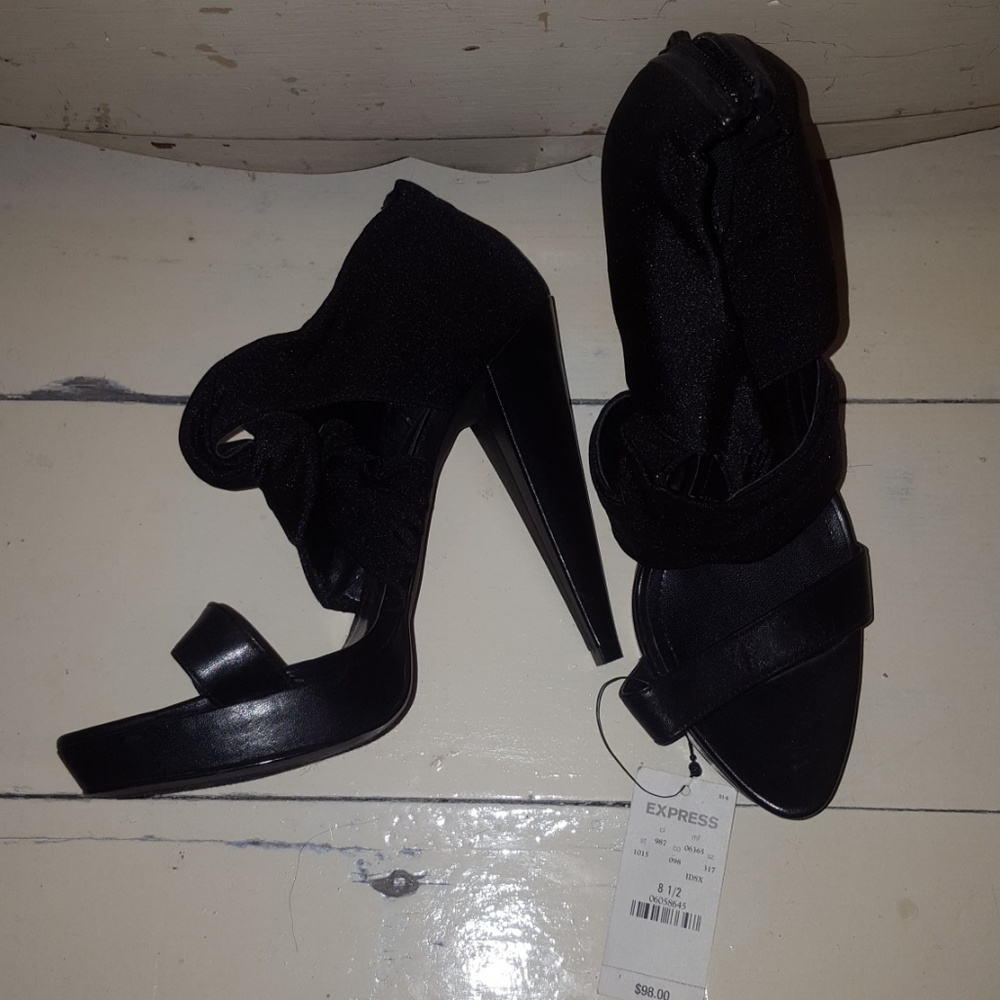 Express Heels - Picture 4 of 4